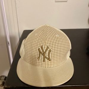 Mint condition baseball cap.size 7 1/2